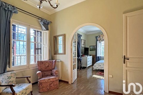 Сasa de 5 dormitorios en venta en Barcelona, Cataluña, Spain № 4981 - foto 13