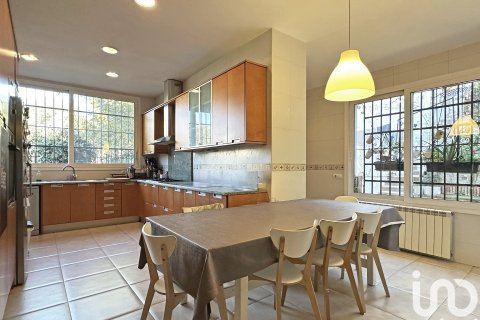 Сasa de 5 dormitorios en venta en Barcelona, Cataluña, Spain № 4981 - foto 8