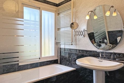 Сasa de 5 dormitorios en venta en Barcelona, Cataluña, Spain № 4981 - foto 16