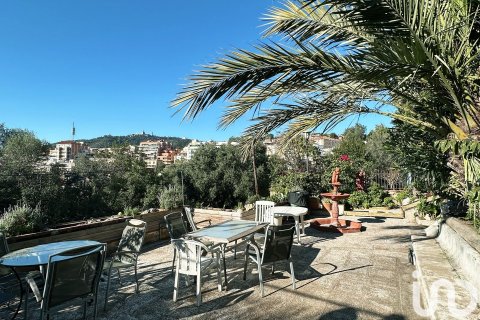 Сasa de 5 dormitorios en venta en Barcelona, Cataluña, Spain № 4981