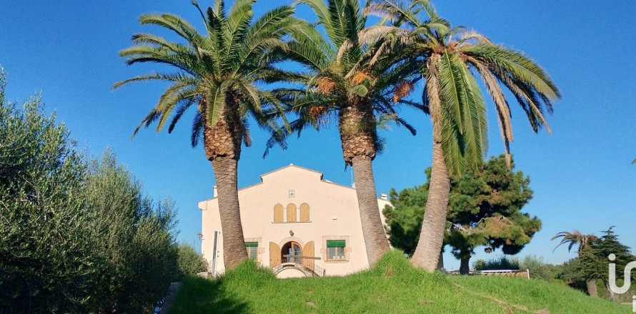  Castillos de 3 dormitorios en venta en Torredembarra, Tarragona, Cataluña, Spain № 4983