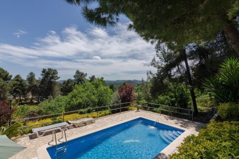 Сasa de 5 dormitorios en venta en Corbera de Llobregat, Barcelona, Cataluña, Spain № 1940