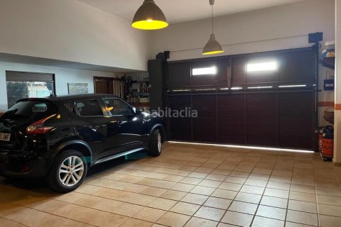 Сasa de 5 dormitorios en venta en Olivella, Barcelona, Cataluña, Spain № 1938 - foto 27