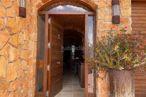 Сasa de 5 dormitorios en venta en Olivella, Barcelona, Cataluña, Spain № 1938 - foto 12