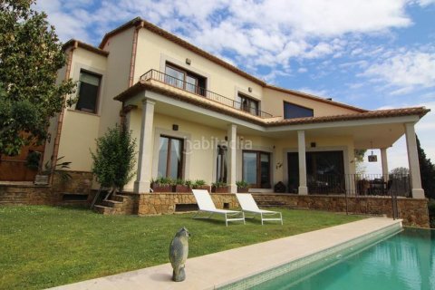 Сasa de 5 dormitorios en venta en Olivella, Barcelona, Cataluña, Spain № 1938 - foto 11
