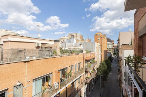 Apartamento de 3 dormitorios en venta en Barcelona, Cataluña, Spain № 5475 - foto 8