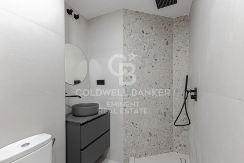 Apartamento de 3 dormitorios en venta en Barcelona, Cataluña, Spain № 5475 - foto 18