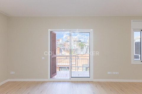 Apartamento de 3 dormitorios en venta en Barcelona, Cataluña, Spain № 5475 - foto 4