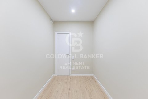 Apartamento de 3 dormitorios en venta en Barcelona, Cataluña, Spain № 5475 - foto 25