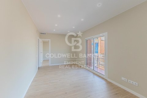 Apartamento de 3 dormitorios en venta en Barcelona, Cataluña, Spain № 5475 - foto 3