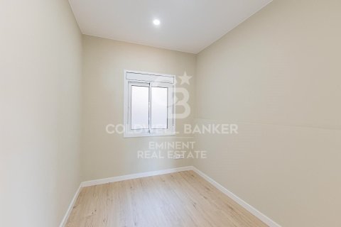 Apartamento de 3 dormitorios en venta en Barcelona, Cataluña, Spain № 5475 - foto 20
