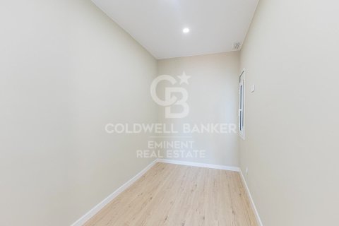 Apartamento de 3 dormitorios en venta en Barcelona, Cataluña, Spain № 5475 - foto 23