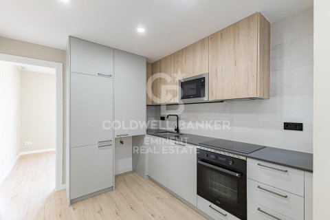 Apartamento de 3 dormitorios en venta en Barcelona, Cataluña, Spain № 5475 - foto 10