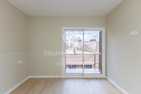 Apartamento de 3 dormitorios en venta en Barcelona, Cataluña, Spain № 5475 - foto 14