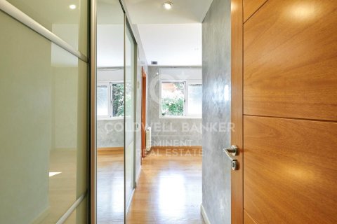 Apartamento de 2 dormitorios en venta en Barcelona, Cataluña, Spain № 5472 - foto 10