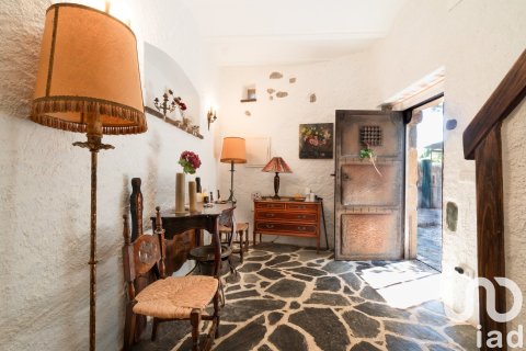 Сasa de 3 dormitorios en venta en Navata, Gerona, Cataluña, Spain № 4859 - foto 5