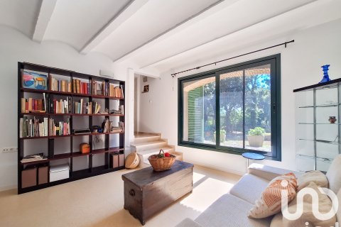 Сasa de 3 dormitorios en venta en Navata, Gerona, Cataluña, Spain № 4859 - foto 8