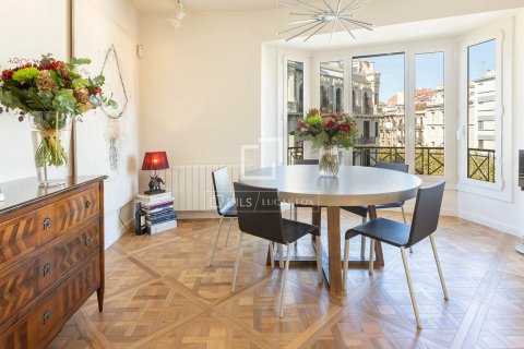 3 bedrooms apartment for sale in Barcelona, Catalonia, Spain № 8604 - photo 2