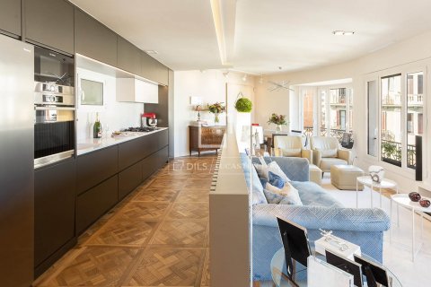 3 bedrooms apartment for sale in Barcelona, Catalonia, Spain № 8604 - photo 10