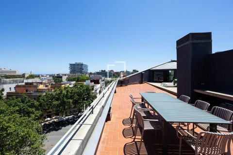 Apartamento de 2 dormitorios en venta en Barcelona, Cataluña, Spain № 8607 - foto 26