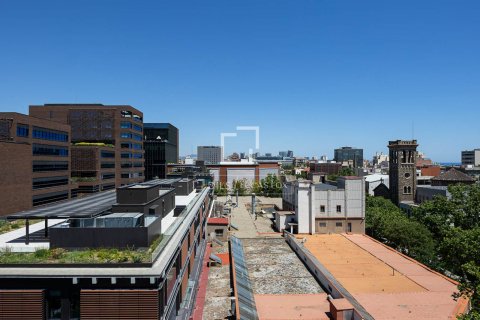 Apartamento de 2 dormitorios en venta en Barcelona, Cataluña, Spain № 8607 - foto 24