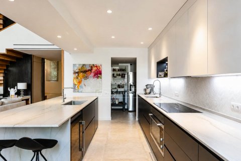 Купить виллу в Барселона, Испания с 6 спален, 339м², № 8608 - фото 13