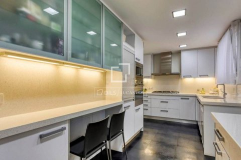 Купить квартиру в Барселона, Испания с 5 спален, 207м², № 8606 - фото 21