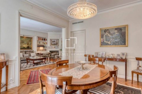 Купить квартиру в Барселона, Испания с 5 спален, 207м², № 8606 - фото 15