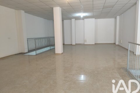 Propiedad comercial de 322 m² en alquiler en Pineda de Mar, Barcelona, Cataluña, Spain № 7586 - foto 2
