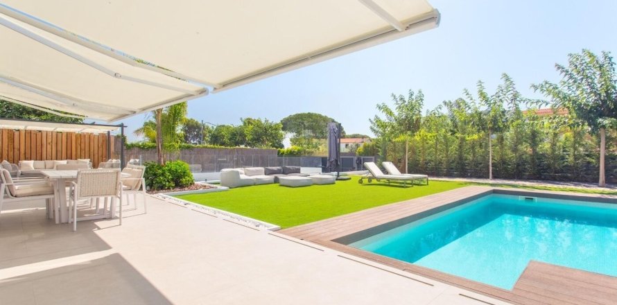 Сasa de 5 dormitorios en venta en Sant Andreu de Llavaneres, Barcelona, Cataluña, Spain № 1358