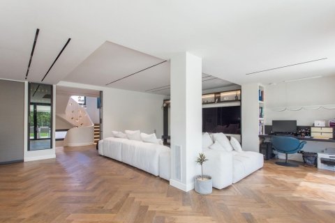 Сasa de 5 dormitorios en venta en Sant Andreu de Llavaneres, Barcelona, Cataluña, Spain № 1358 - foto 12