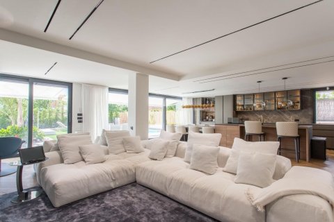 Сasa de 5 dormitorios en venta en Sant Andreu de Llavaneres, Barcelona, Cataluña, Spain № 1358 - foto 10
