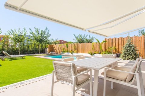Сasa de 5 dormitorios en venta en Sant Andreu de Llavaneres, Barcelona, Cataluña, Spain № 1358 - foto 11