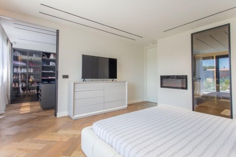 Сasa de 5 dormitorios en venta en Sant Andreu de Llavaneres, Barcelona, Cataluña, Spain № 1358 - foto 24