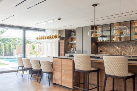 Сasa de 5 dormitorios en venta en Sant Andreu de Llavaneres, Barcelona, Cataluña, Spain № 1358 - foto 9