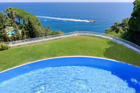 Сasa de 4 dormitorios en venta en Lloret de Mar, Gerona, Cataluña, Spain № 1359 - foto 19