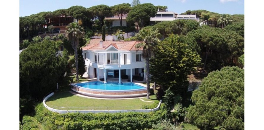 Сasa de 4 dormitorios en venta en Lloret de Mar, Gerona, Cataluña, Spain № 1359