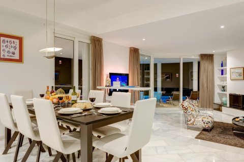 Сasa de 4 dormitorios en venta en Lloret de Mar, Gerona, Cataluña, Spain № 1359 - foto 9