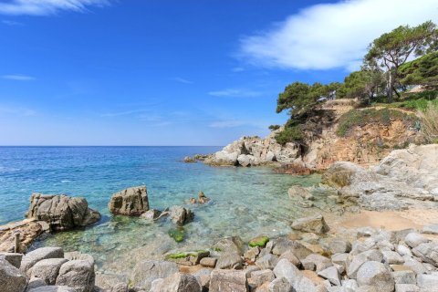 Сasa de 4 dormitorios en venta en Lloret de Mar, Gerona, Cataluña, Spain № 1359 - foto 30