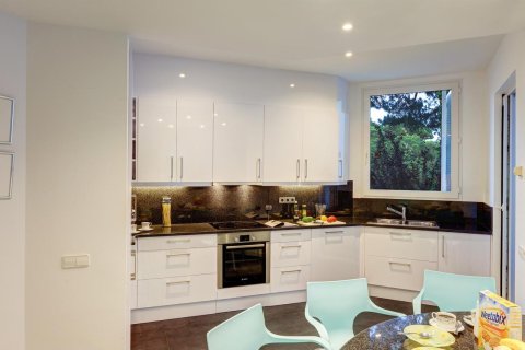 Сasa de 4 dormitorios en venta en Lloret de Mar, Gerona, Cataluña, Spain № 1359 - foto 7