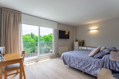 Сasa de 4 dormitorios en venta en El Masnou, Barcelona, Cataluña, Spain № 1357 - foto 21