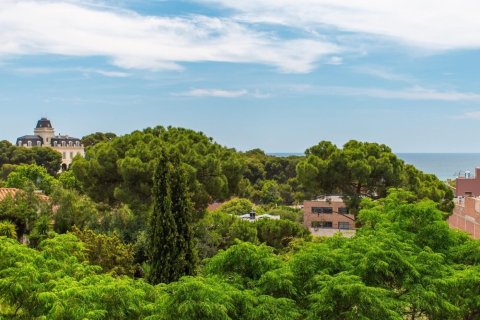Сasa de 4 dormitorios en venta en El Masnou, Barcelona, Cataluña, Spain № 1357 - foto 7