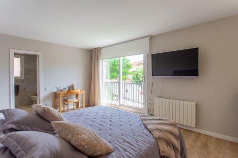 Сasa de 4 dormitorios en venta en El Masnou, Barcelona, Cataluña, Spain № 1357 - foto 22