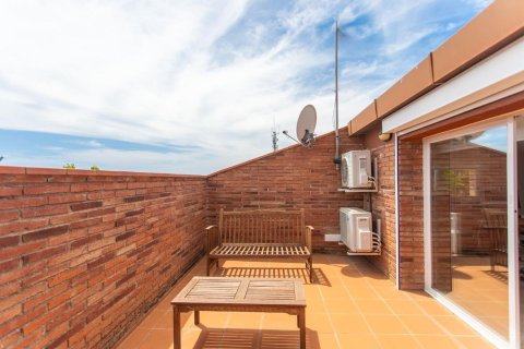 Сasa de 4 dormitorios en venta en El Masnou, Barcelona, Cataluña, Spain № 1357 - foto 8