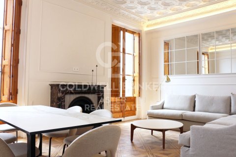 Купить триплекс в Барселона, Испания с 2 спальни, 89м², № 7917 - фото 20