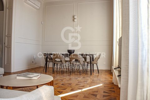 Купить триплекс в Барселона, Испания с 2 спальни, 92м², № 7919 - фото 25