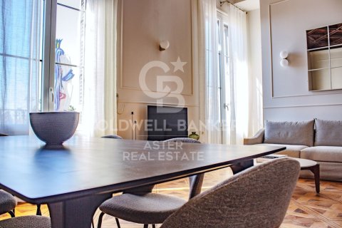 Tríplex de 2 dormitorios en venta en Barcelona, Cataluña, Spain № 7919