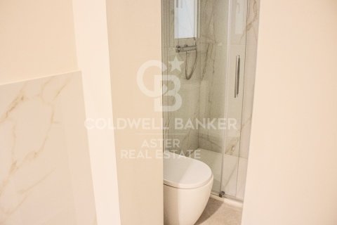 Tríplex de 2 dormitorios en venta en Barcelona, Cataluña, Spain № 7920 - foto 11