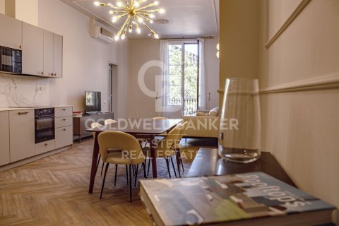 Tríplex de 2 dormitorios en venta en Barcelona, Cataluña, Spain № 7920