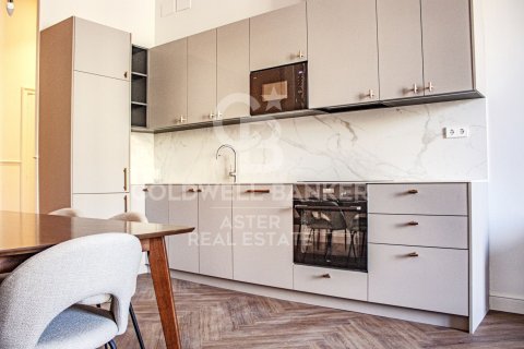 Tríplex de 2 dormitorios en venta en Barcelona, Cataluña, Spain № 7920 - foto 16